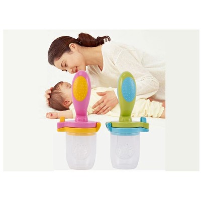 Baby World Store Baby silicon fruit feeder with handle Green